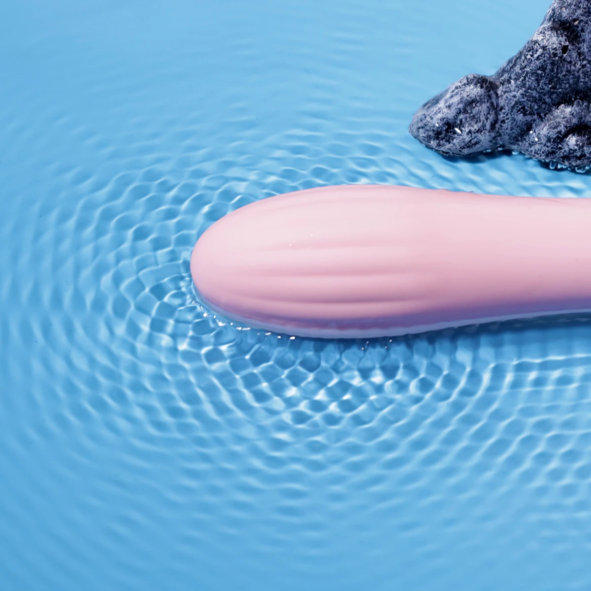 Chày rung 2 đầu Lilo Eros Stick kết hợp tỏa nhiệt 40°C massage điểm G cao cấp | Đồ Chơi Tình Yêu | Máy Massage Người Lớn | Chày Rung 2 Đầu | Kích Thích Điểm G | Rung Mạnh Êm Ái | Pin Sạc USB | Hàng Chính Hãng | Giá Tốt | Giao Kín Đáo | Bảo Hành | Vi Tính