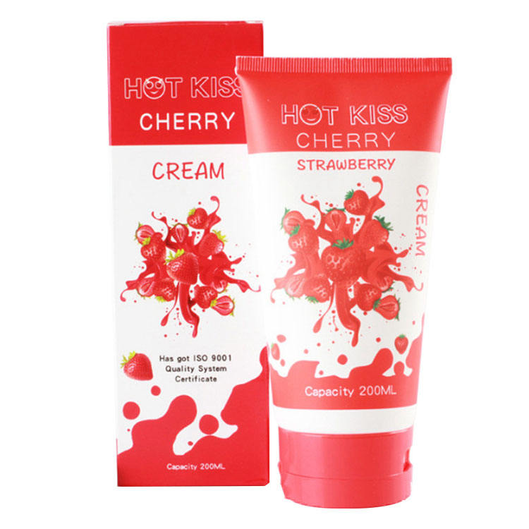 Gel bôi trơn HOT KISS hương dâu 200ml | Gel bôi trơn hương dâu thơm dịu | Gel bôi trơn cá nhân gốc nước | Hỗ trợ giảm khô rát khi gần gũi | Dung tích 200ml tiện dụng | Dễ sử dụng và vệ sinh | Phù hợp sử dụng cá nhân | Gel bôi trơn HOT KISS chính hãng | Đồ